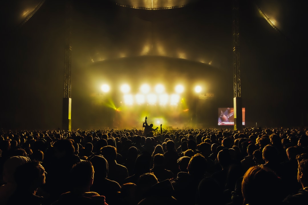 Photo Crowd surfing